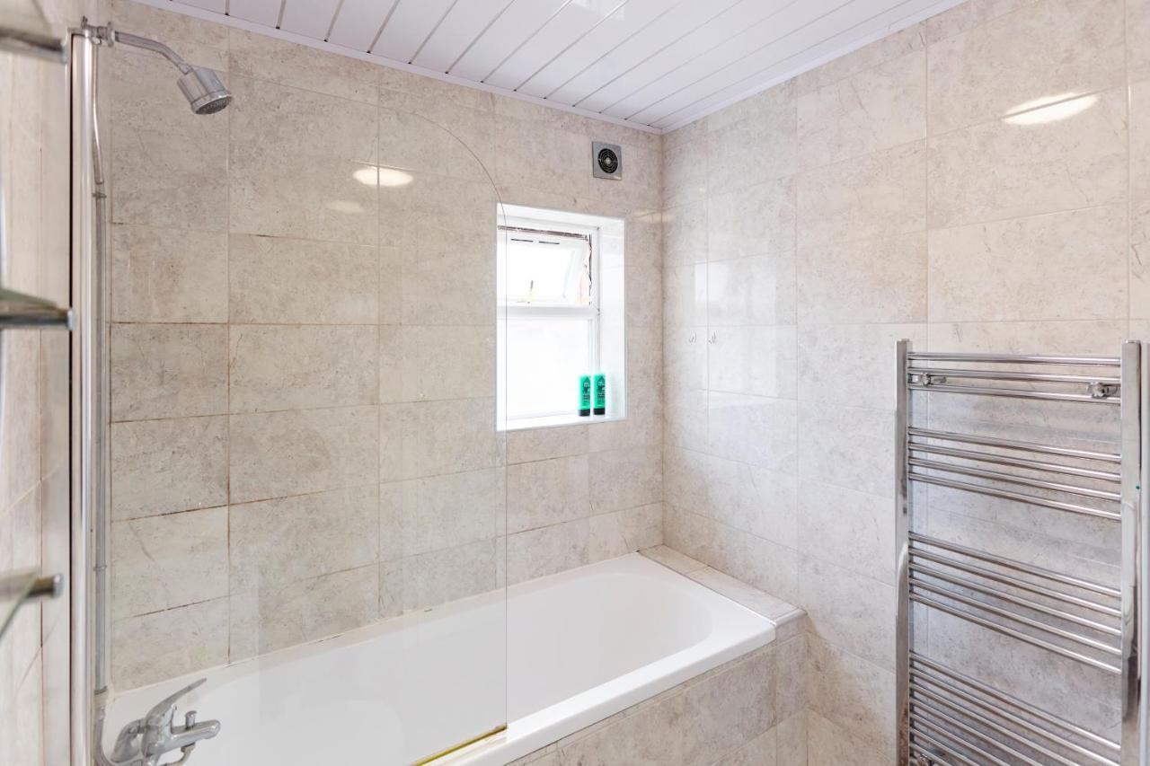 Spacious Home Close To City Centre Location Leeds  Exterior foto