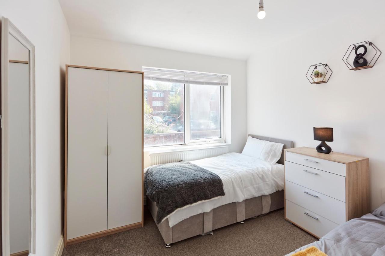 Spacious Home Close To City Centre Location Leeds  Exterior foto
