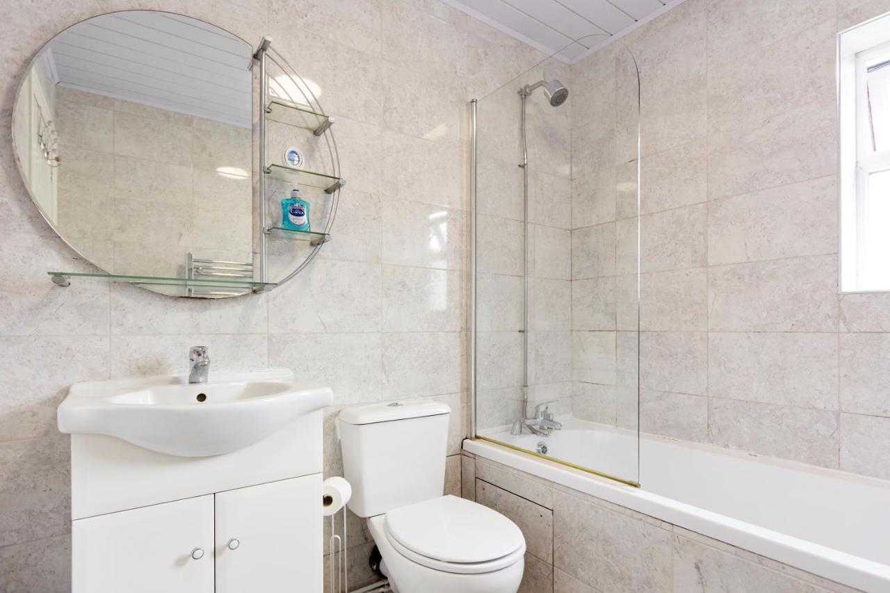 Spacious Home Close To City Centre Location Leeds  Exterior foto