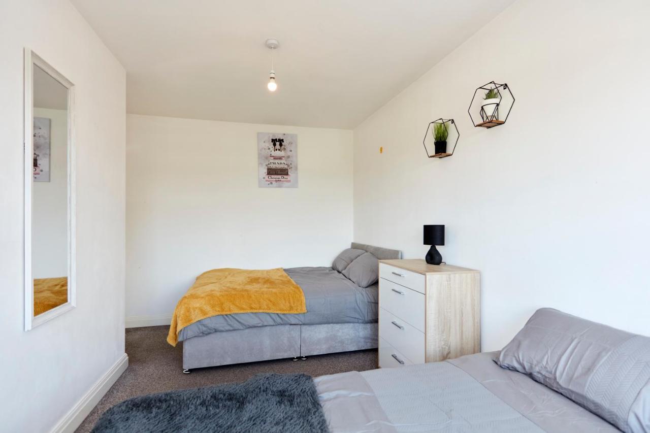 Spacious Home Close To City Centre Location Leeds  Exterior foto
