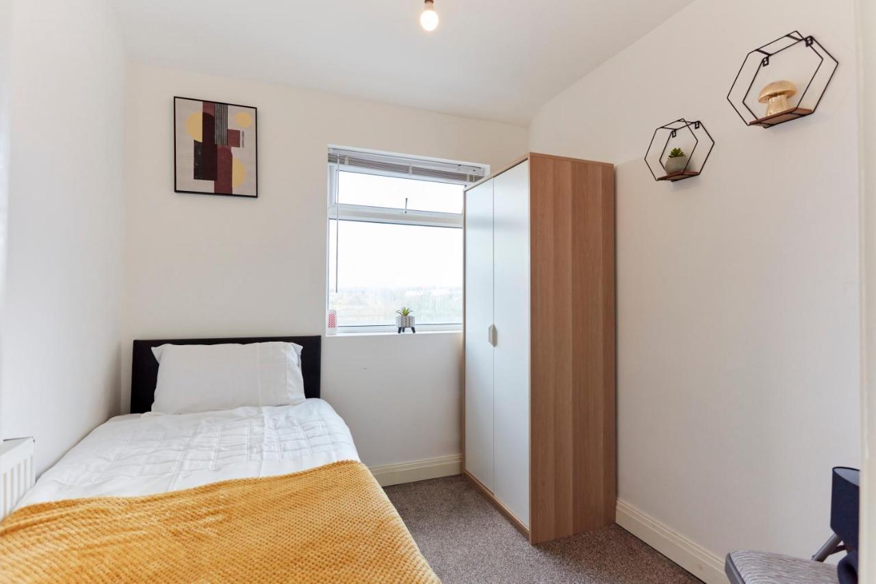Spacious Home Close To City Centre Location Leeds  Exterior foto