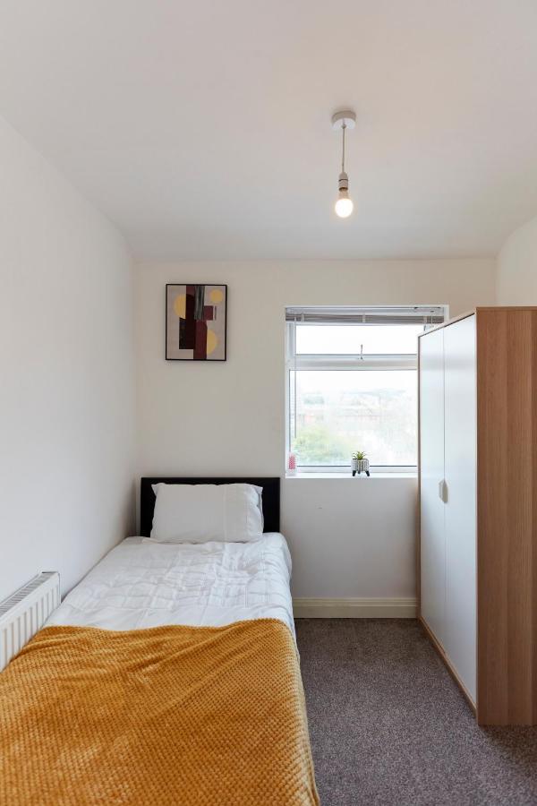 Spacious Home Close To City Centre Location Leeds  Exterior foto
